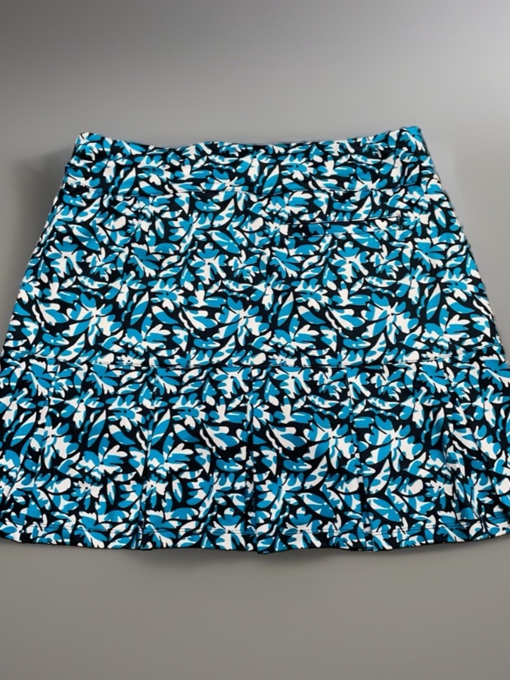 Coral Bay Golf Pickleball Skort Medium Pleated Teal, Black & White ~18.5" L
